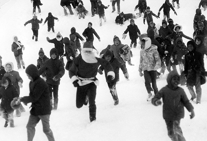 GNM Archive Christmas: Running Santa