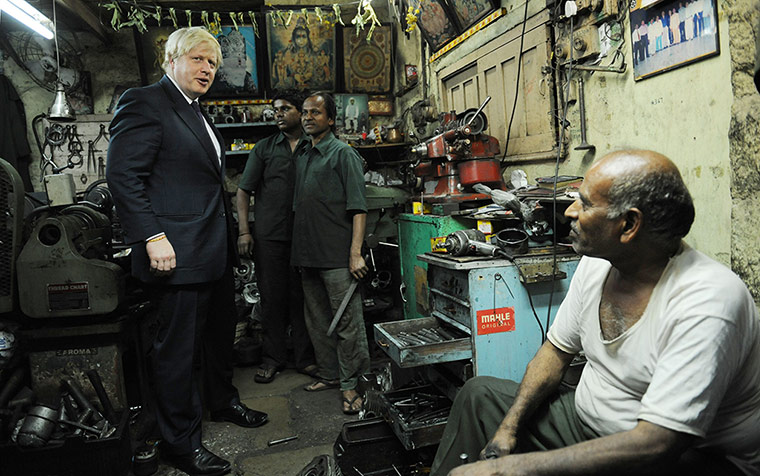 Boris in India: Boris Johnson meets market stall holders