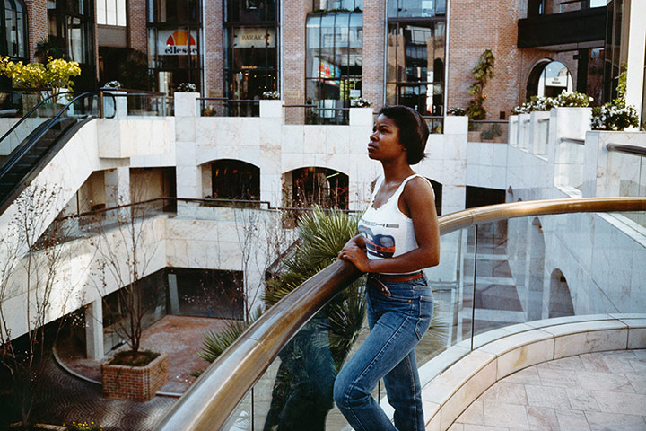 Big Picture: Rodeo: 1980's image of shoppers on Rodeo Drive, Beverly Hills