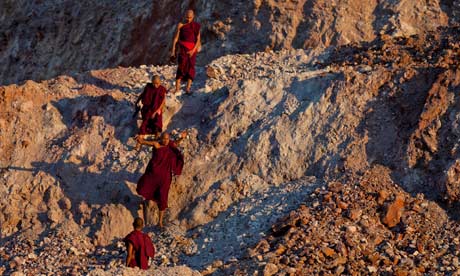 Protesting monks at Letpadaung mine