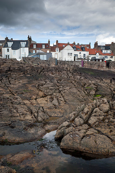 Homes: Fishermans cottage: Exterior of Fisherman's cottage in Firth of Forth