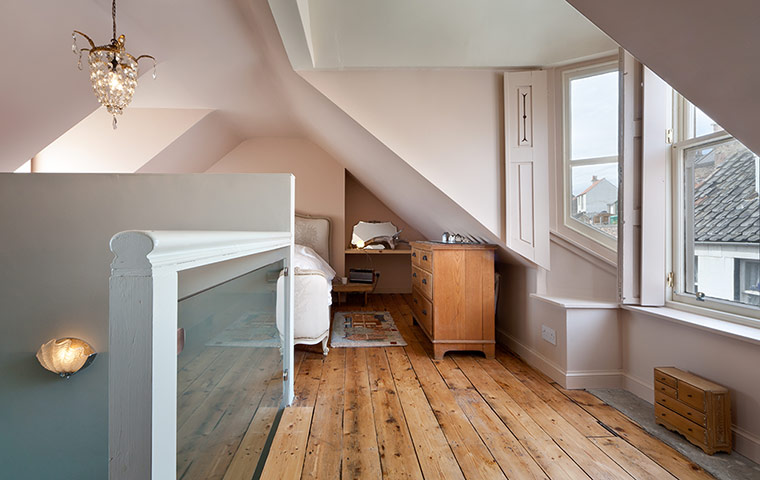 Homes: Fishermans cottage: Bedroom in Fisherman's cottage in Firth of Forth