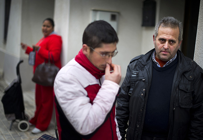 FTA: Jasper Juinen: Former door factory worker waits for a food hand-out