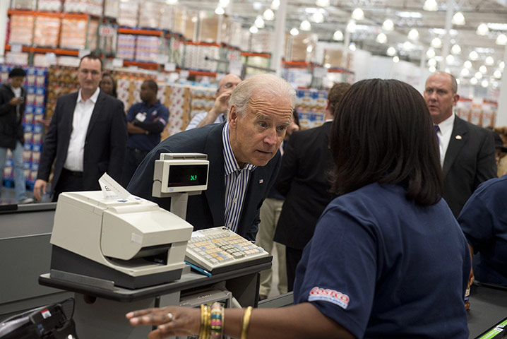 biden-at-costco: US Vice President Joe Biden checks out h