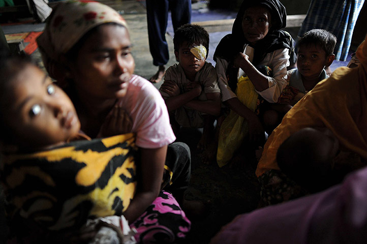 Twenty Photos: Muslim Rohingyas seek treatment at a small clinic