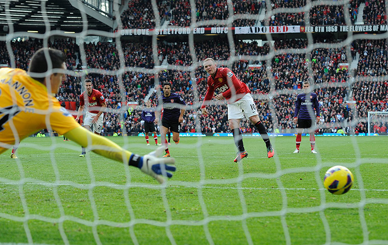 Man Utd v Arsenal: Rooney misses a penalty