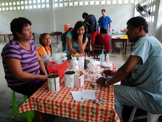Project Amazonas: in Peruvian Amazon : boat hospital