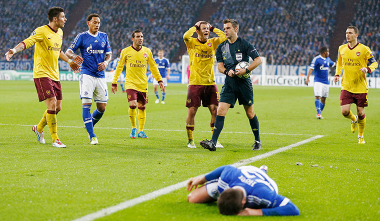 Tuesday CL action: Hoger injured