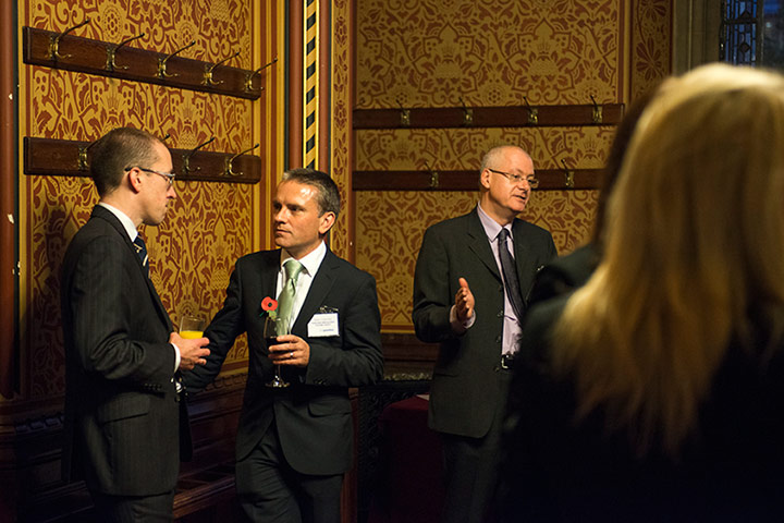 LGLQ: Delegates chatting