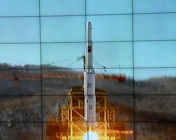 Korea rocket launch: The Unha-3 carrier rocket launching
