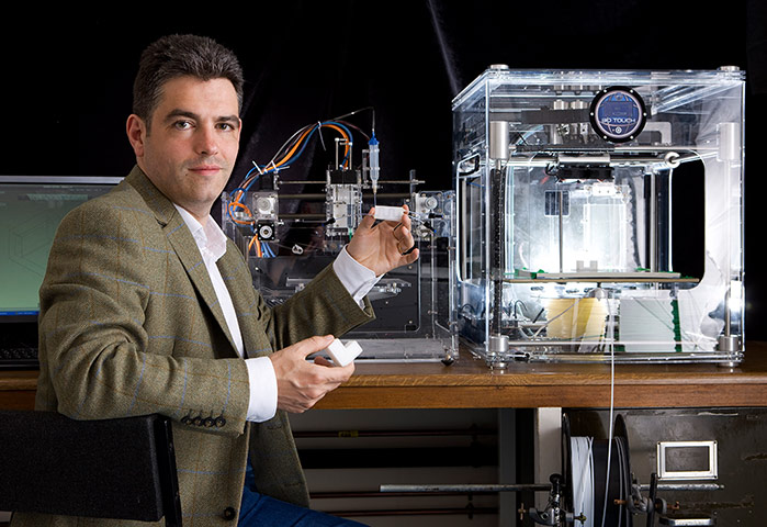 2012 in Science : Lee Cronin and his chemputer