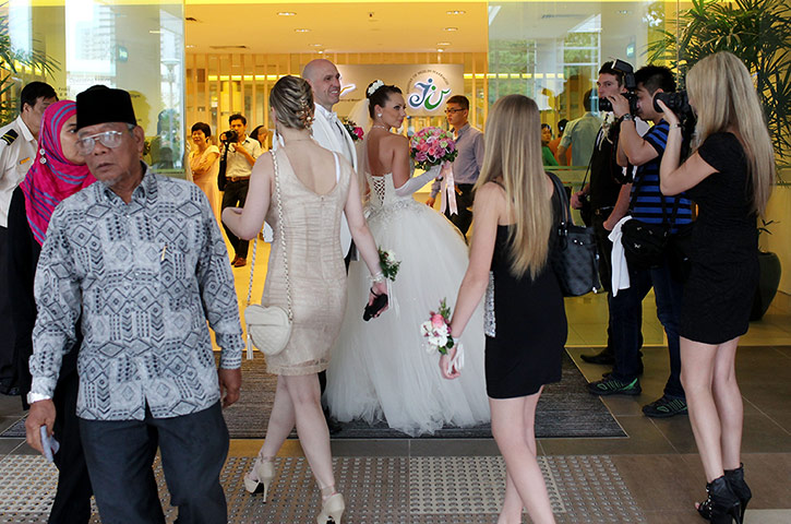 December 12 2012: Couples Wed In Singapore 