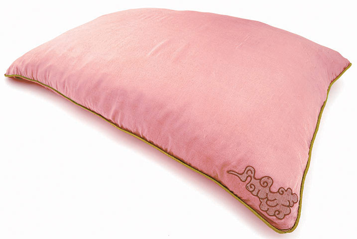 Last minute beauty: Last minute Christmas beauty buys: key fashion trends 