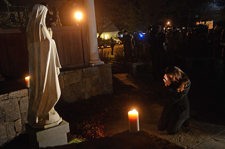 Sandy Hook aftermath: Prayer vigil