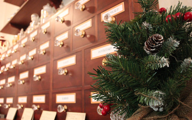 xmasculture: Christmas tree at the George Marshall Medical Museum