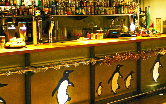 xmasculture: Traverse Theatre Edinburgh's bar cafe