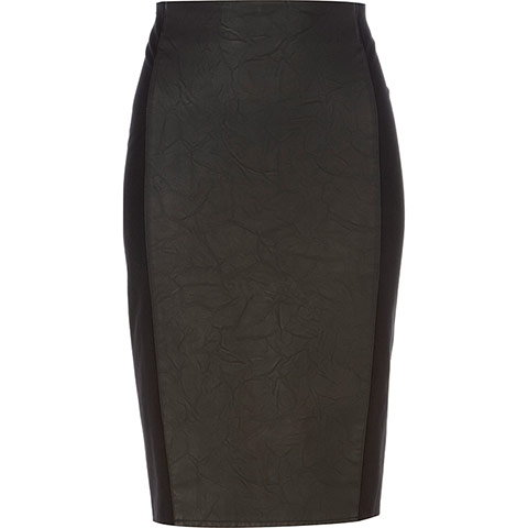 Key fashion trends: womens-gothic-fashion