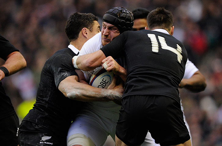 tom england v nz: Ben Morgan charges into the tackles from Dan Carter and Cory Jane