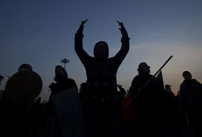 24 Hours: Mexico City, Mexico: Demonstrators protest outside congress
