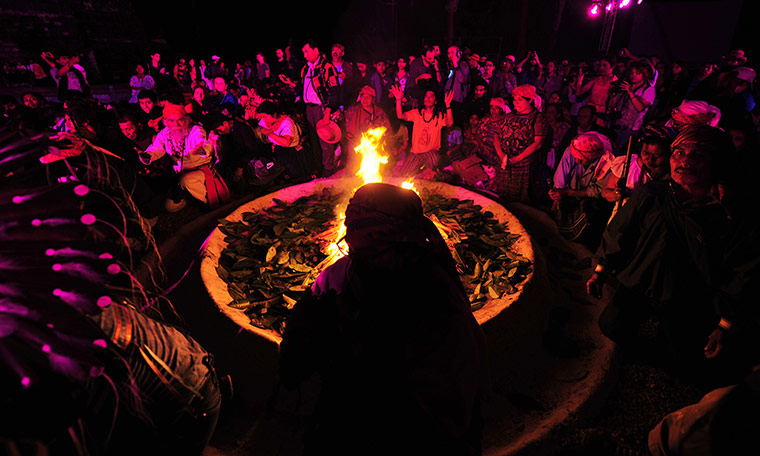 24 hours in pictures: Guatemalan Mayan natives 