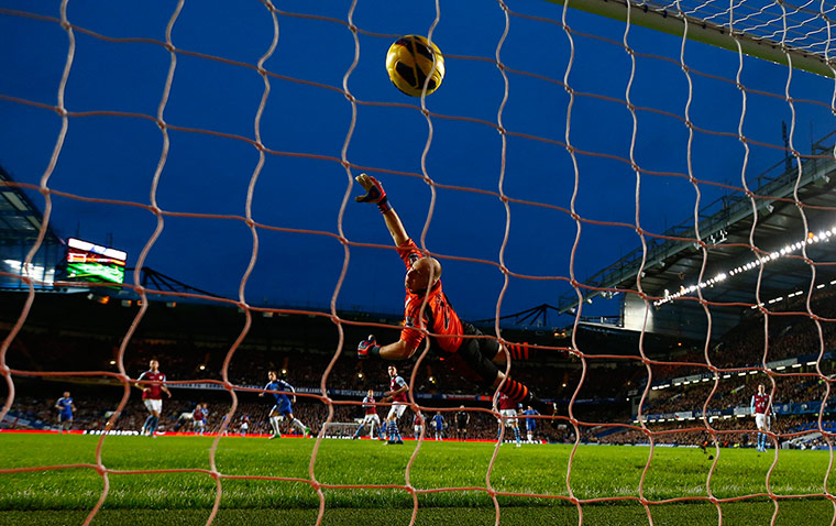 Sunday Action Roundup: Chelsea's Torres heads past Aston Villa's Guzlan 