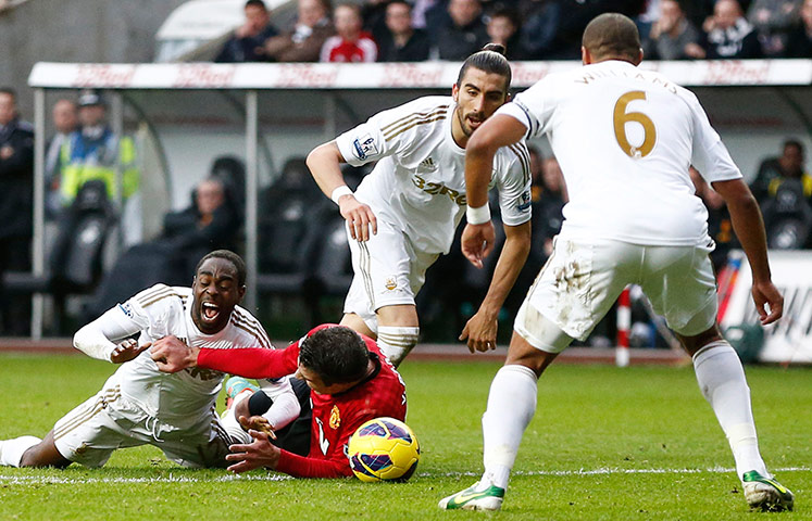 Sunday Action Roundup: Swansea City v Manchester United - Barclays Premier League