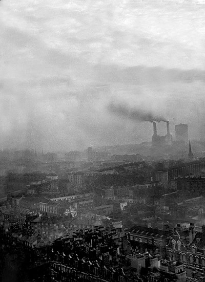 1952 smog crisis: Smoke Pouring From Chimneys over London