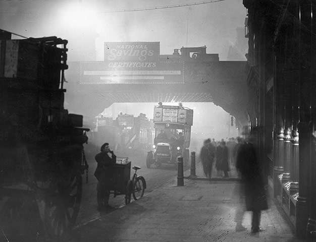 1952 smog crisis: Fog at Ludgate Circus