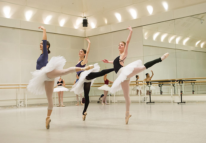 Royal Ballet: Rehearsals for Raymonda, Pas De Trois at the Ashton Studio