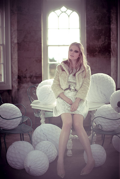 Gold and white:: Gold and white: seven different looks - in pictures