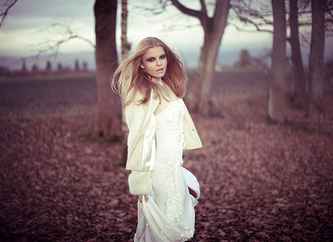 Gold and white:: Gold and white: seven different looks - in pictures