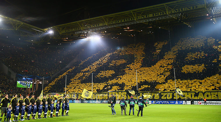 http://static.guim.co.uk/sys-images/Guardian/Pix/pictures/2012/12/4/1354652579260/Borussia-Dortmund-yellow--001.jpg