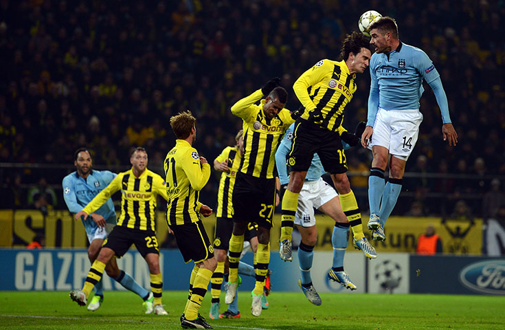 tuesday matchday 6 3: Javi Garcia goes up for a header with Mats Hummels 