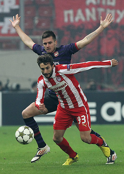 tuesday matchday 6 4: Djamel Abdoun holds off a flapping Carl Jenkinson