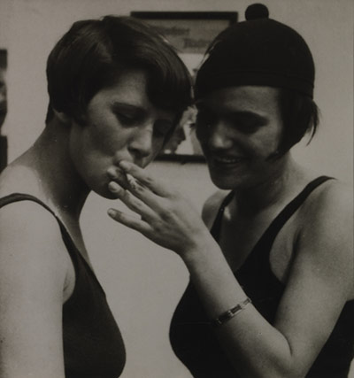 Michael Hoppen: Henry Guttmann, Two Girls Smoking, Berlin, 1929