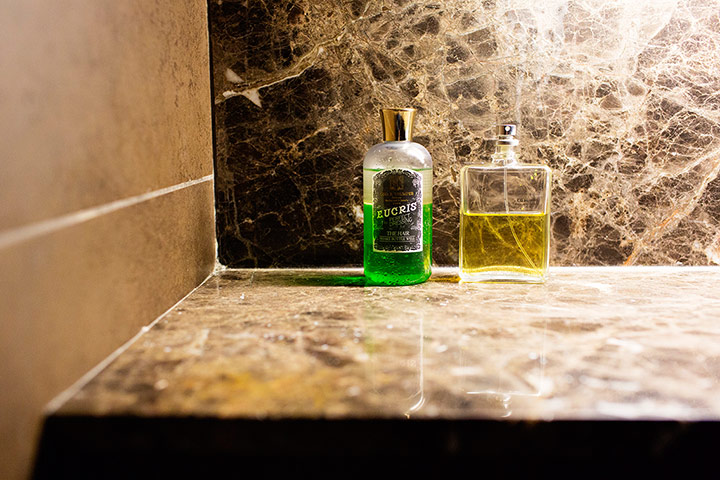 The Selby: Andrew Renton: Eucris