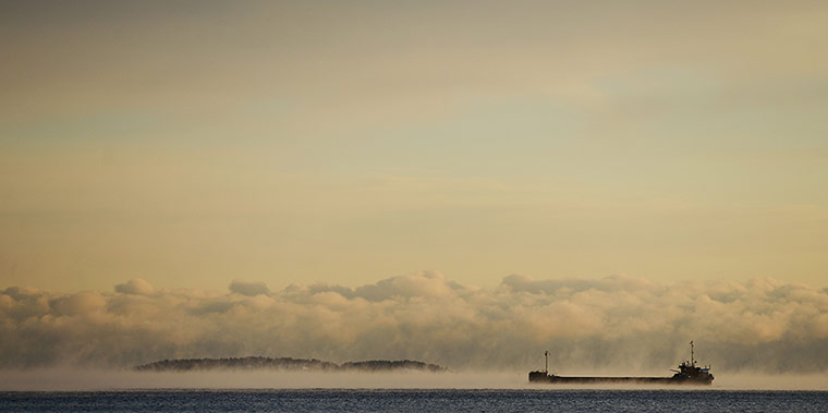 20 Photos: A ship in heavy fog in the Baltic Sea
