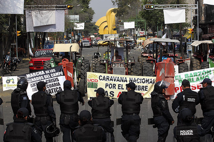 Drought in Mexico: Farmers demand government drought aid, Mexico City, Mexico - 24 Jan 2012