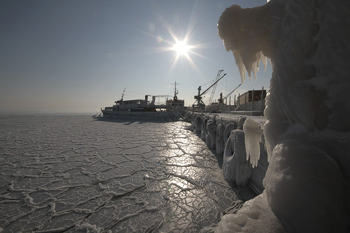 Cold snap continues: The surface of the Black Sea is covered with ice, Yevpatoria, Ukraine 