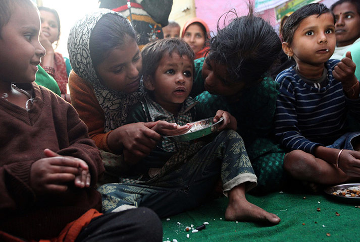 Monitoring malnutrition : Save the Children in Bangladesh