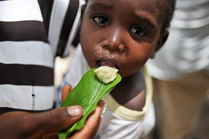 Monitoring malnutrition : Save the Children in Mozambique