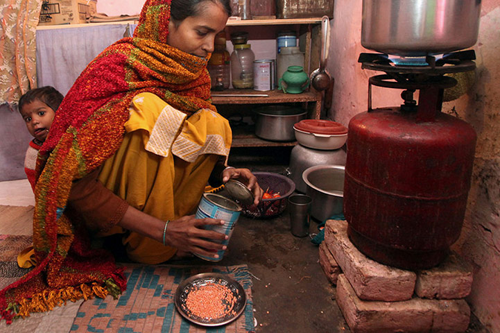 Monitoring malnutrition : Save the Children in India