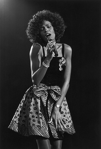 Whitney Houston obit: 1988:  Whitney Houston performing