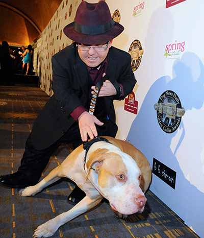 Golden Collar awards: Television personality Rossi 