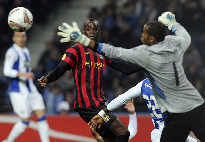 Porto v City: Porto goalkeeper Helton Aruda and Manchester City's Mario Balotelli