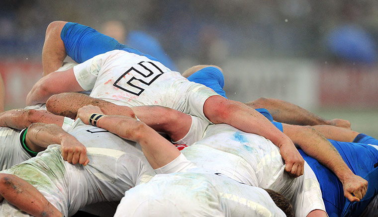 Best of the week: English and Italy packs push in a scrum