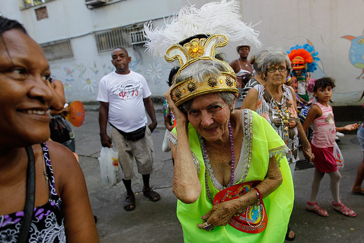 Rio Carnival: Patients prepare for Carnival season