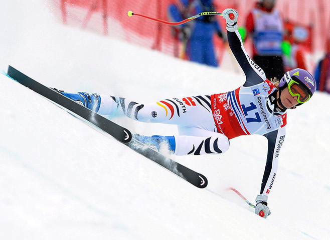 24 hours: Alpine Skiing Women Downhill