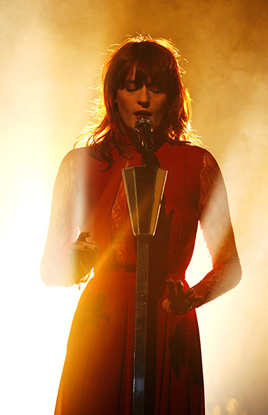 Week in Music: Florence and The Machine Perform in Netherlands