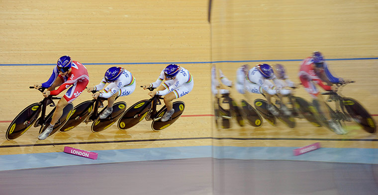 Cycling friday: Team GB win the Women's team pursuit final 